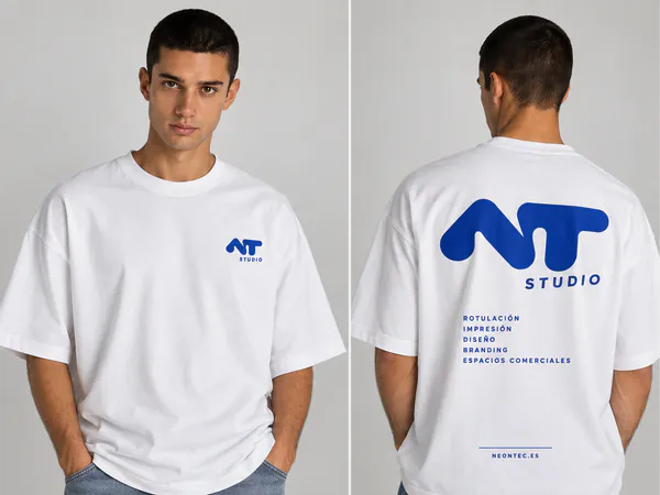 Camiseta oversize blanca estampada en DTF
